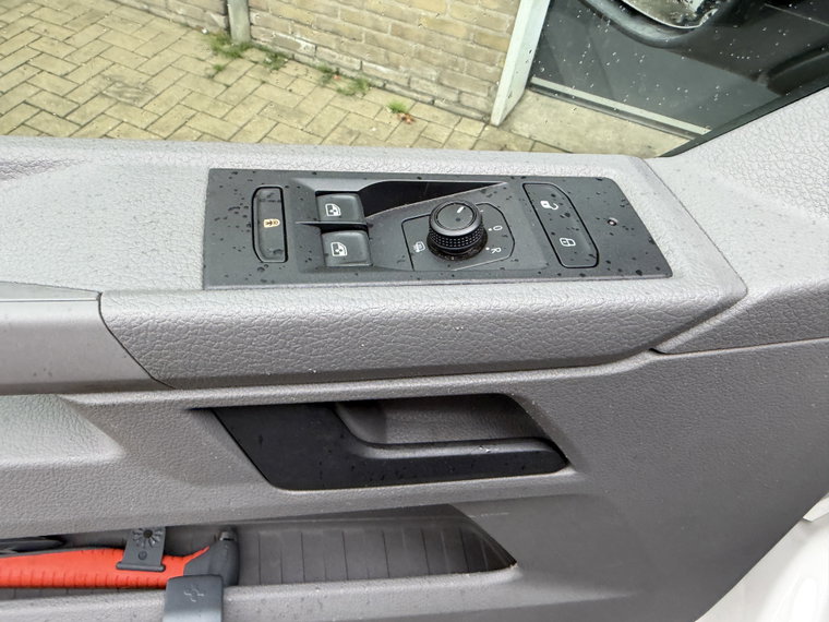 Vehicle Image 33