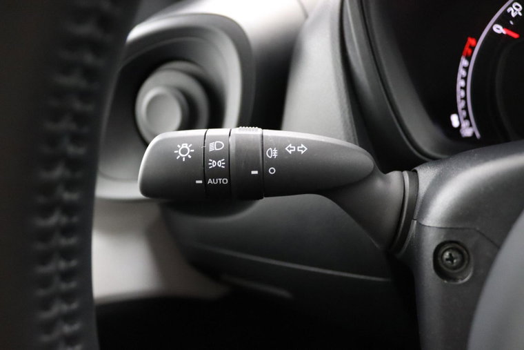 Vehicle Image 22