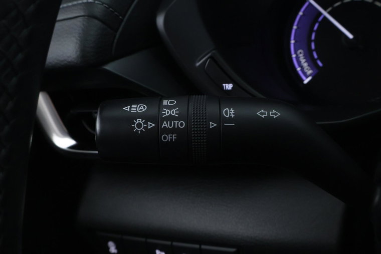 Vehicle Image 25