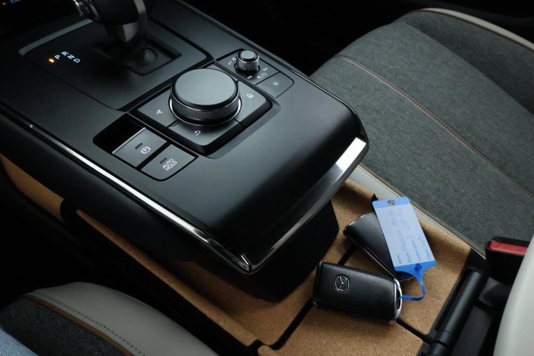 Vehicle Image 36