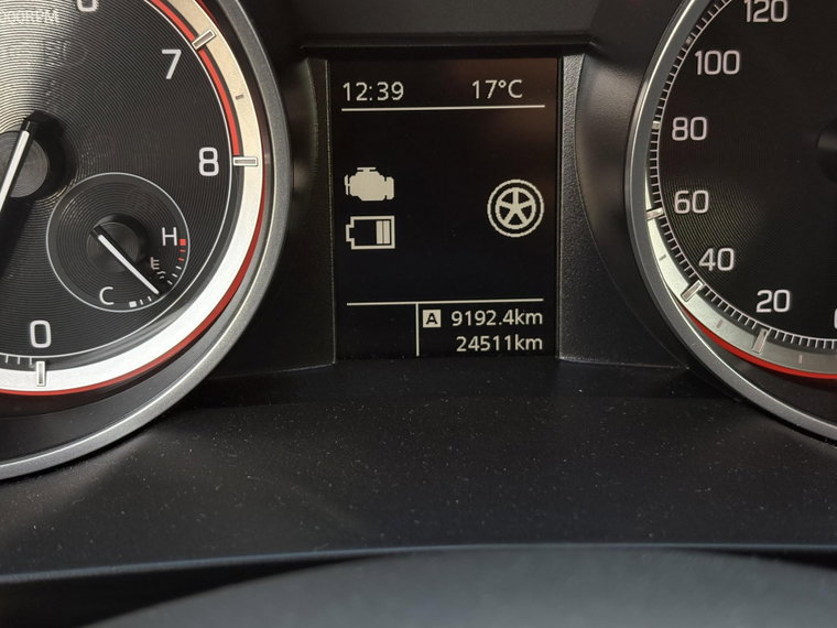 Vehicle Image 25
