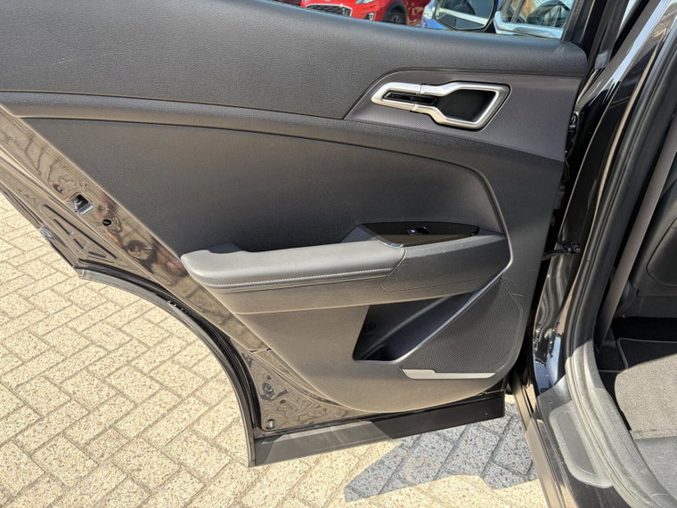 Vehicle Image 35