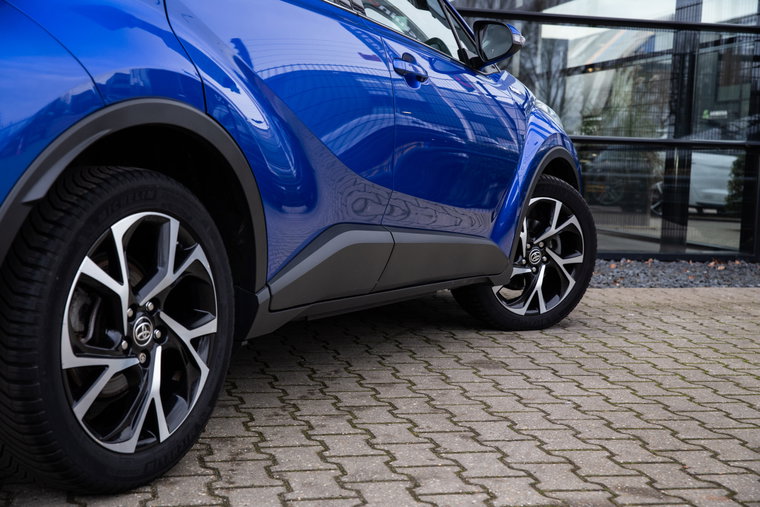 Vehicle Image 8