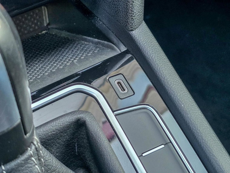 Vehicle Image 48