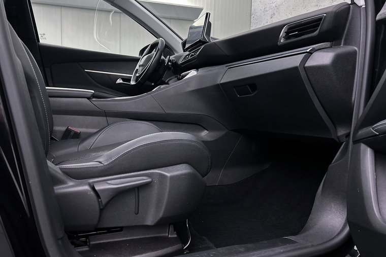 Vehicle Image 31