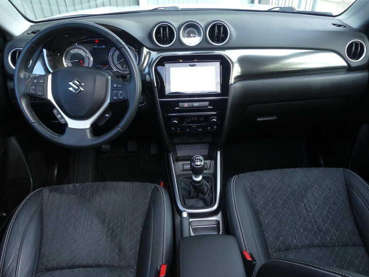 Vehicle Image 6