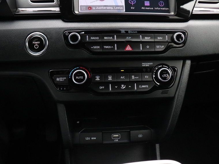 Vehicle Image 26