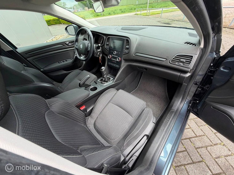 Vehicle Image 24