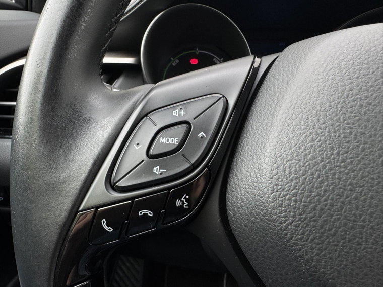 Vehicle Image 25