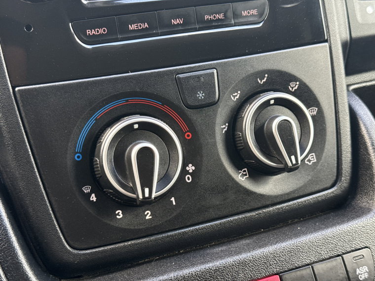 Vehicle Image 28