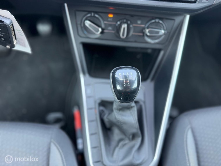 Vehicle Image 17