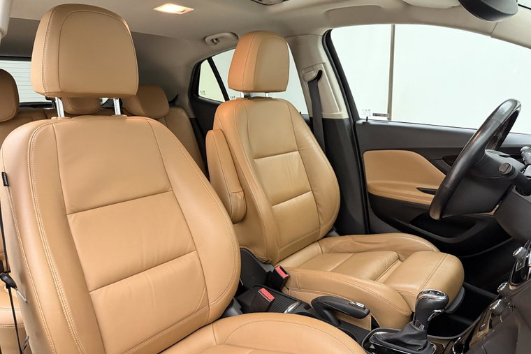 Vehicle Image 15