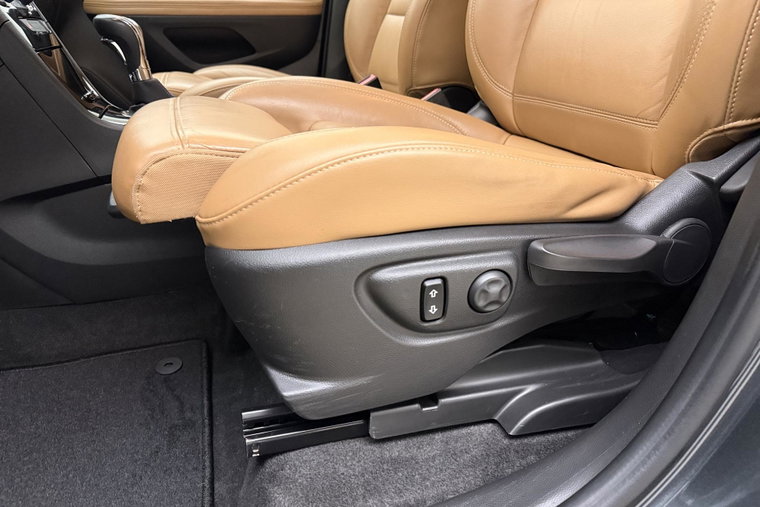 Vehicle Image 21