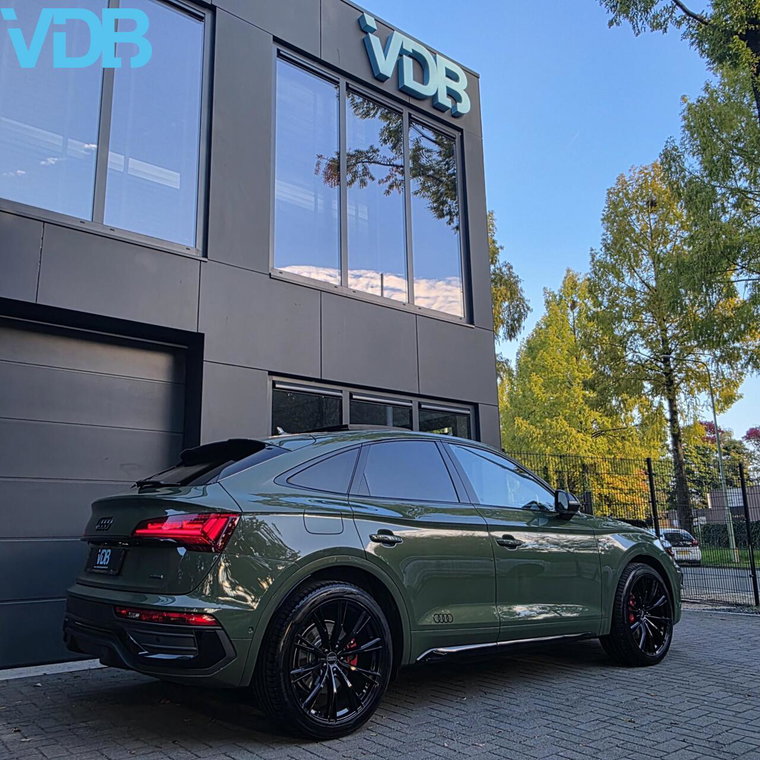 Vehicle Image 8