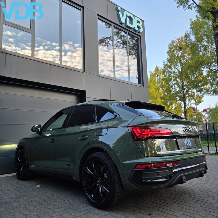 Vehicle Image 9