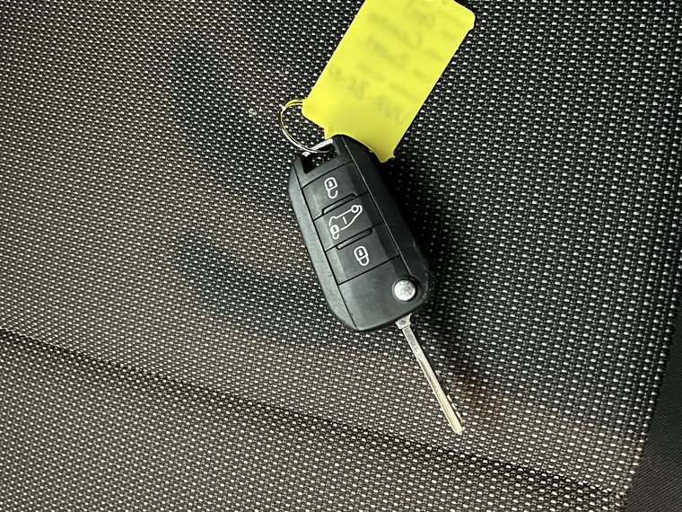 Vehicle Image 26