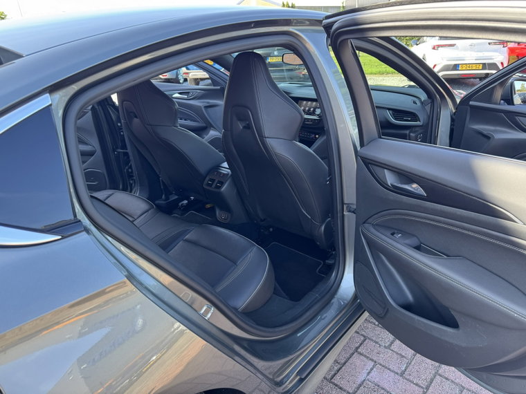 Vehicle Image 28