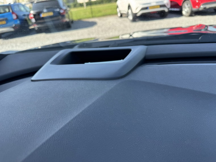 Vehicle Image 34