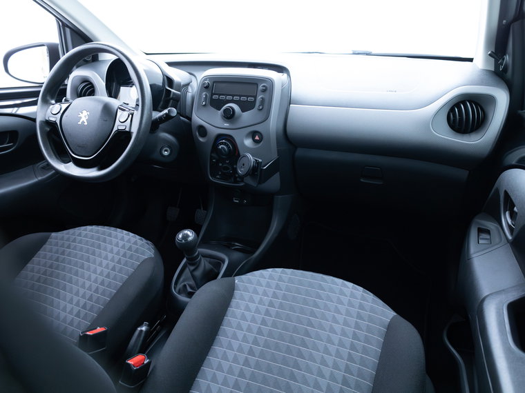 Vehicle Image 8