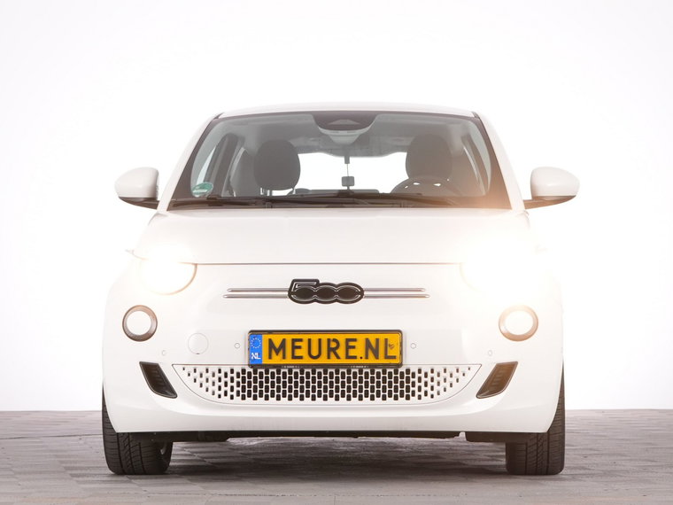 Vehicle Image 32