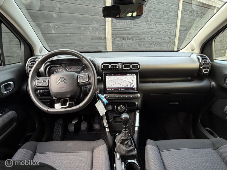 Vehicle Image 11