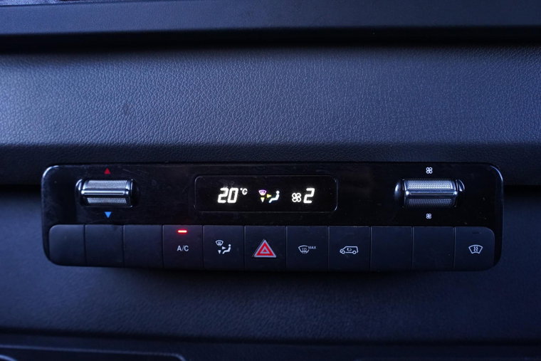 Vehicle Image 37