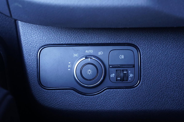 Vehicle Image 40