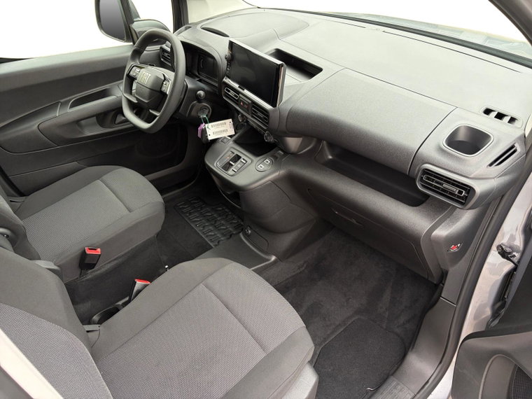 Vehicle Image 21