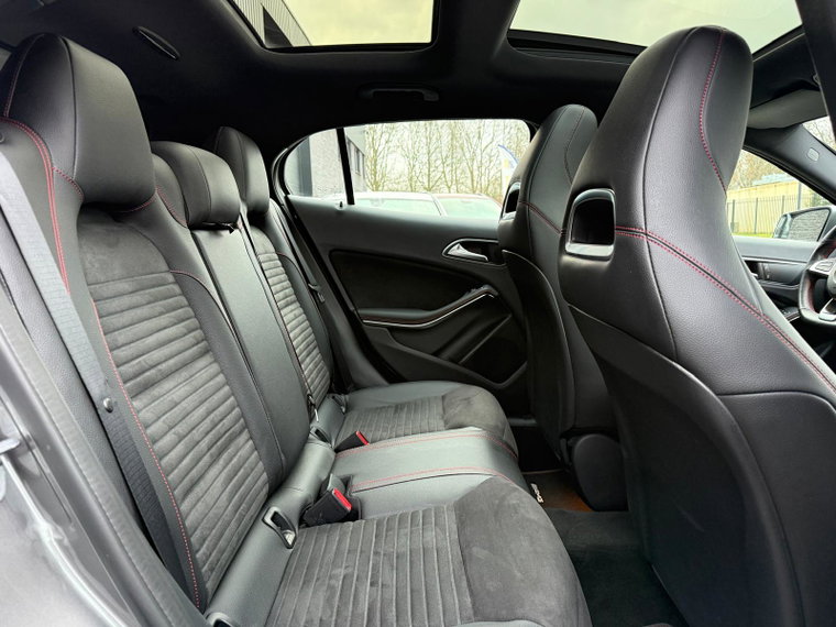 Vehicle Image 35