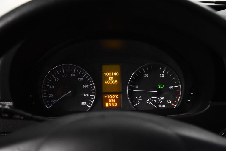 Vehicle Image 32