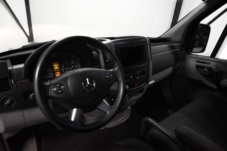 Vehicle Image 33