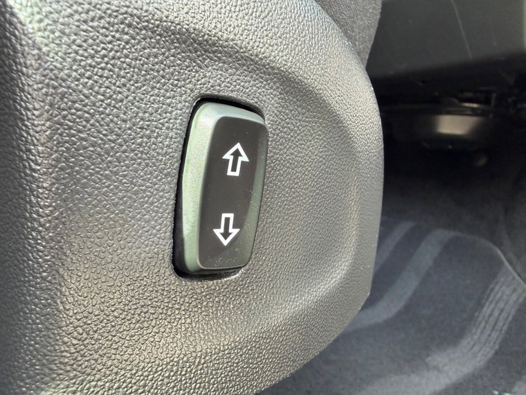 Vehicle Image 28