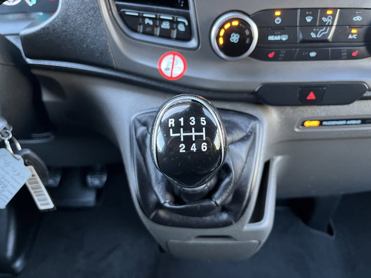Vehicle Image 32