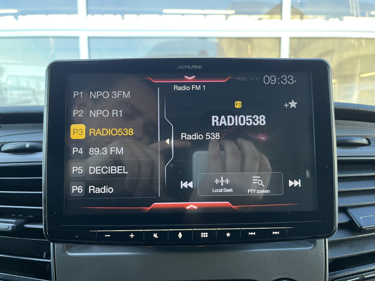 Vehicle Image 35