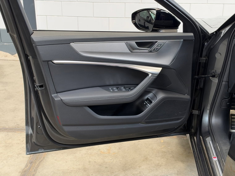 Vehicle Image 45