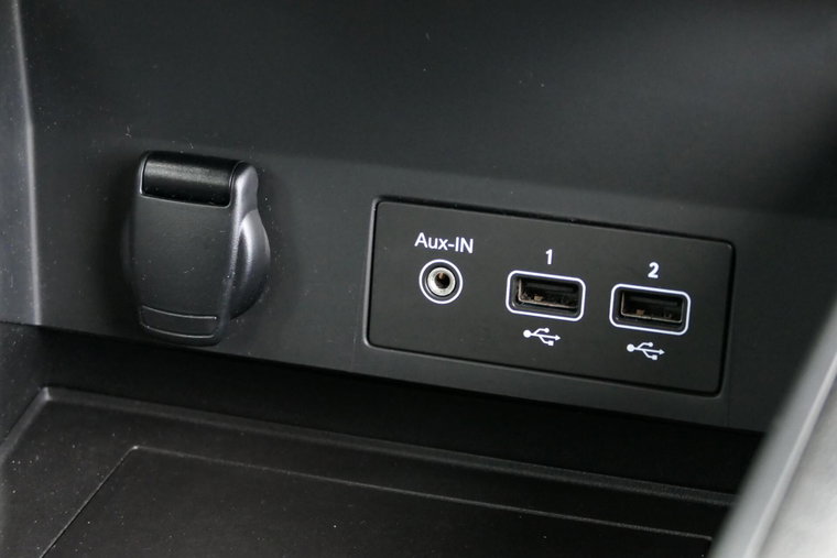 Vehicle Image 25