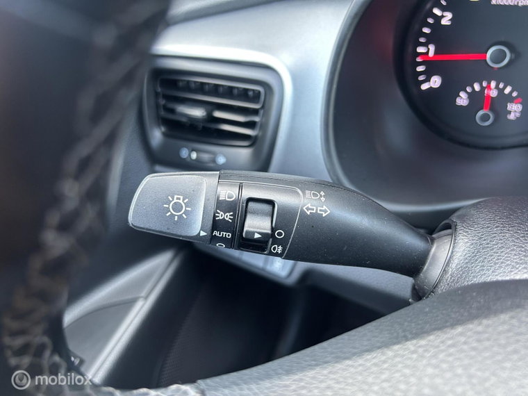 Vehicle Image 26