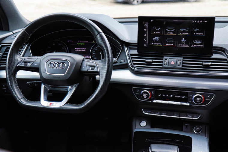 Vehicle Image 12