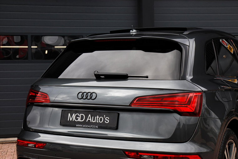 Vehicle Image 5