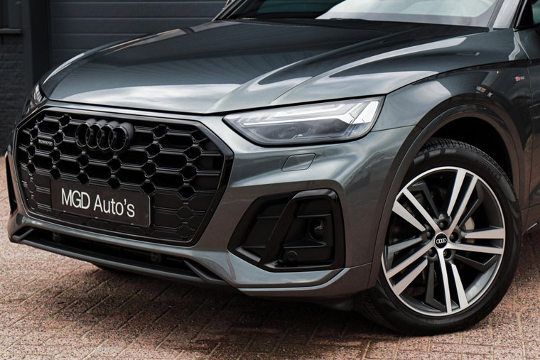 Vehicle Image 6