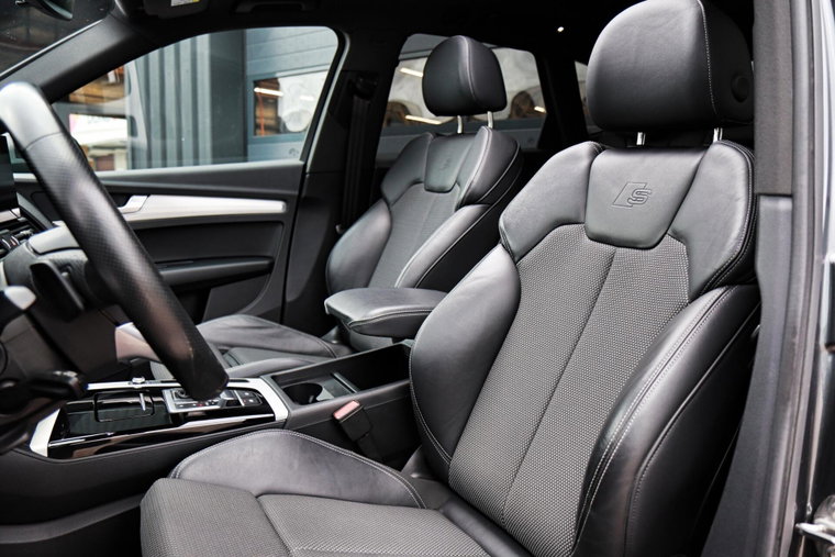Vehicle Image 8