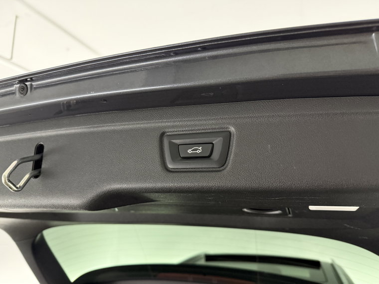 Vehicle Image 38