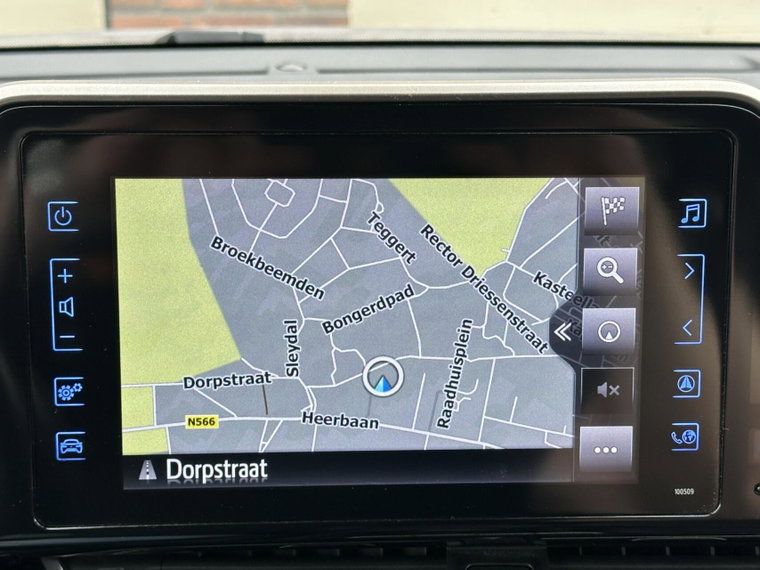 Vehicle Image 26