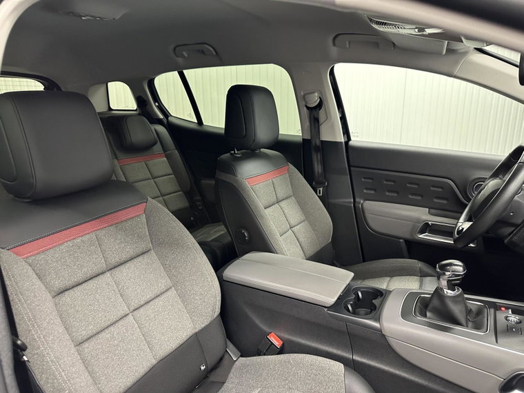 Vehicle Image 13