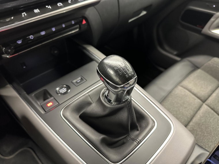 Vehicle Image 40