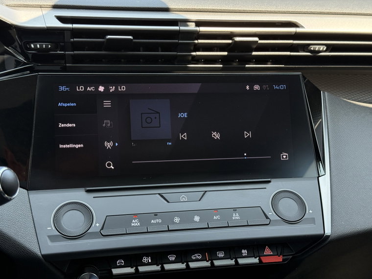 Vehicle Image 28