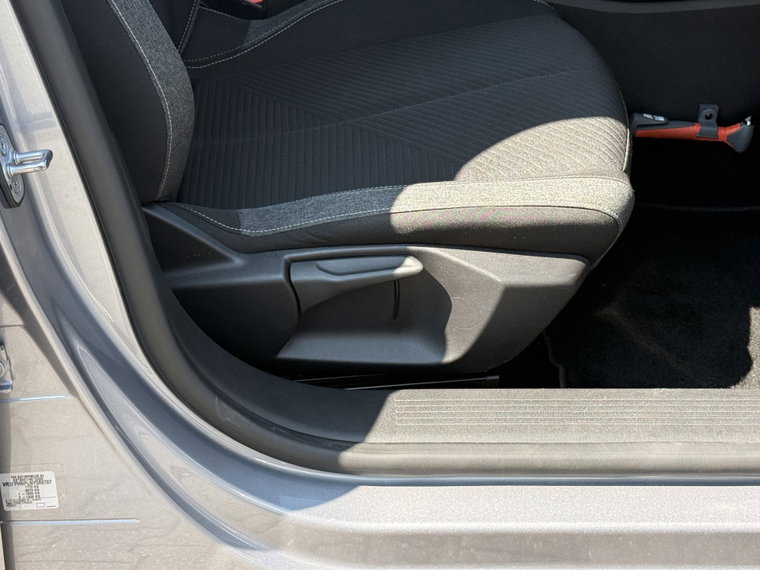 Vehicle Image 39