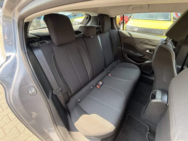 Vehicle Image 40
