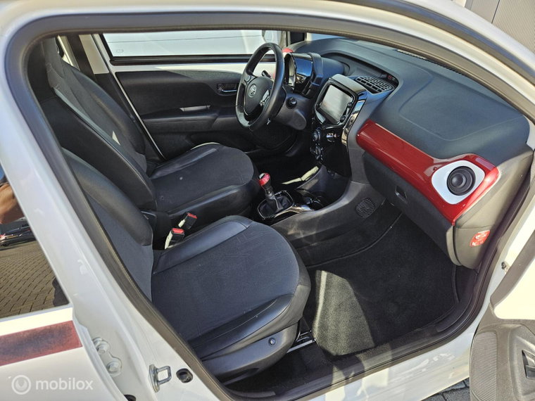 Vehicle Image 19