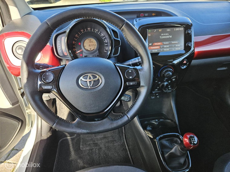 Vehicle Image 9